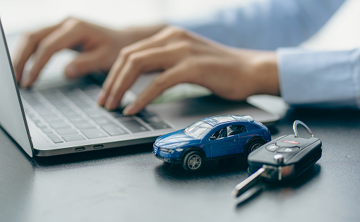 できるだけ安く車を借りたい